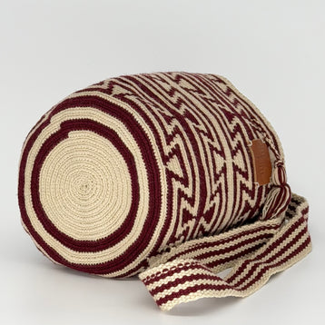 Small Handwoven Wayuu Mochila Bag – Burgundy Maze