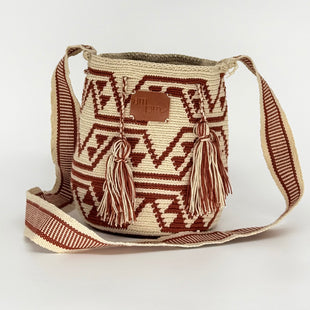 Small Handwoven Wayuu Mochila Bag – Terracotta Peak