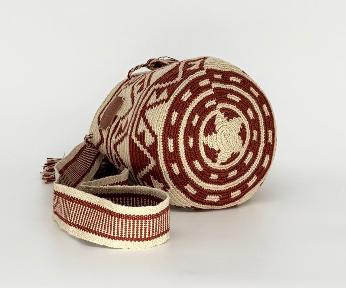 Small Handwoven Wayuu Mochila Bag – Terracotta Peak