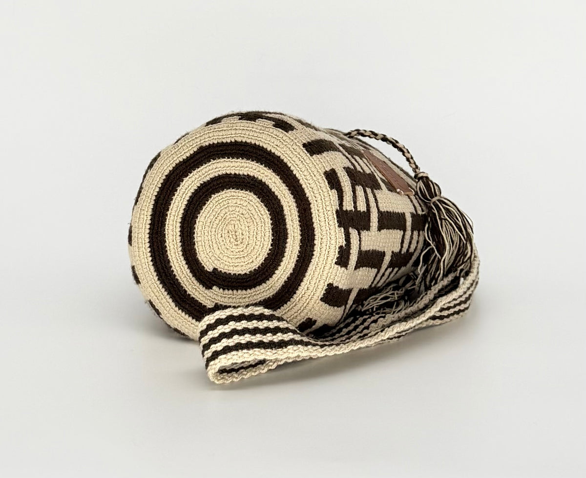 Small Handwoven Wayuu Mochila Bag – Espresso Grid