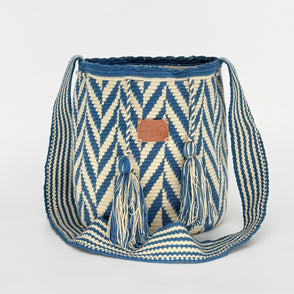 Wayuu Geometric Mochila Medium Shoulder Bag – Blue & Beige Chevron Wave