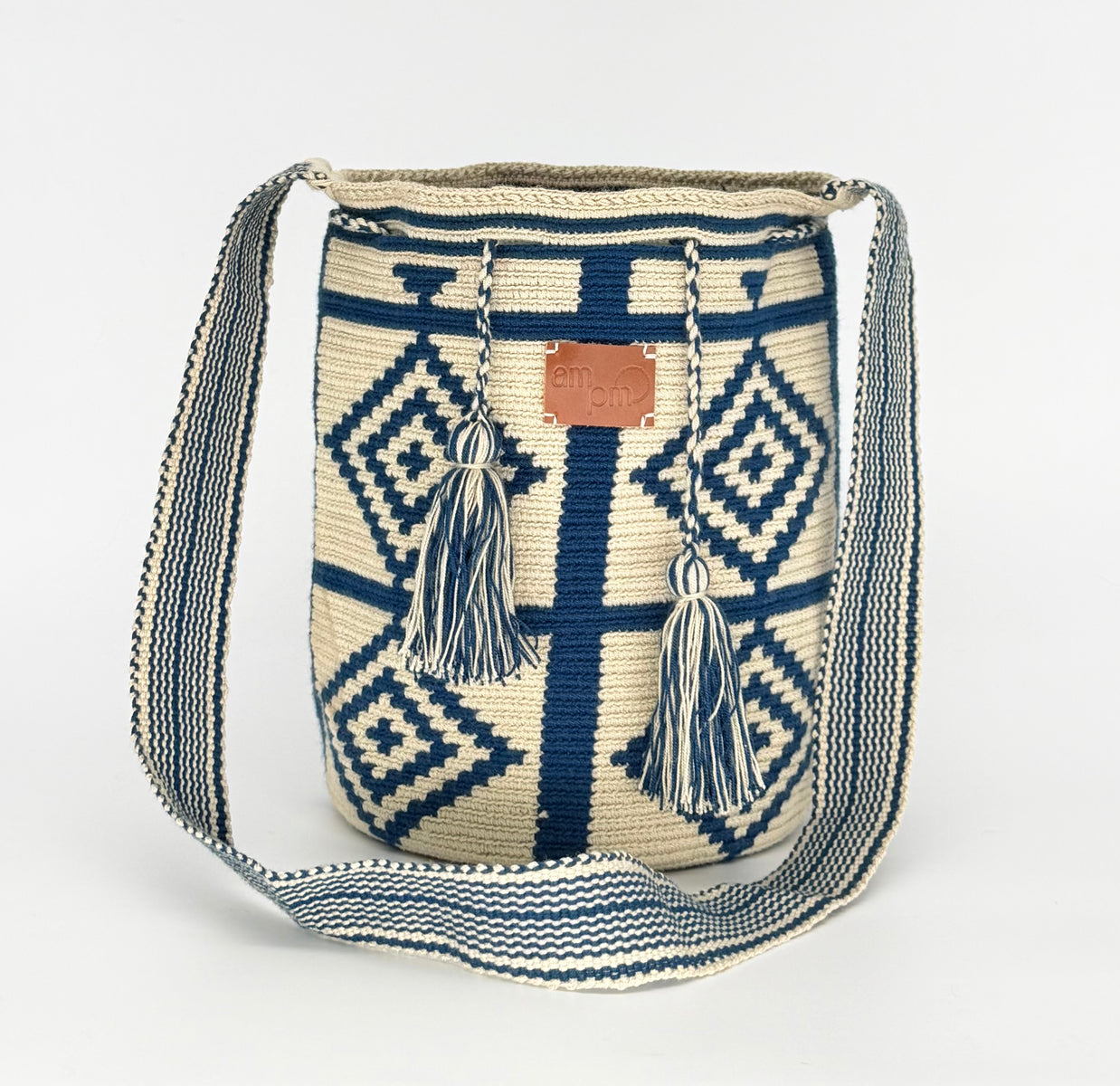 Wayuu Geometric Mochila Medium Shoulder Bag – Navy Blue & Beige Cross Diamond