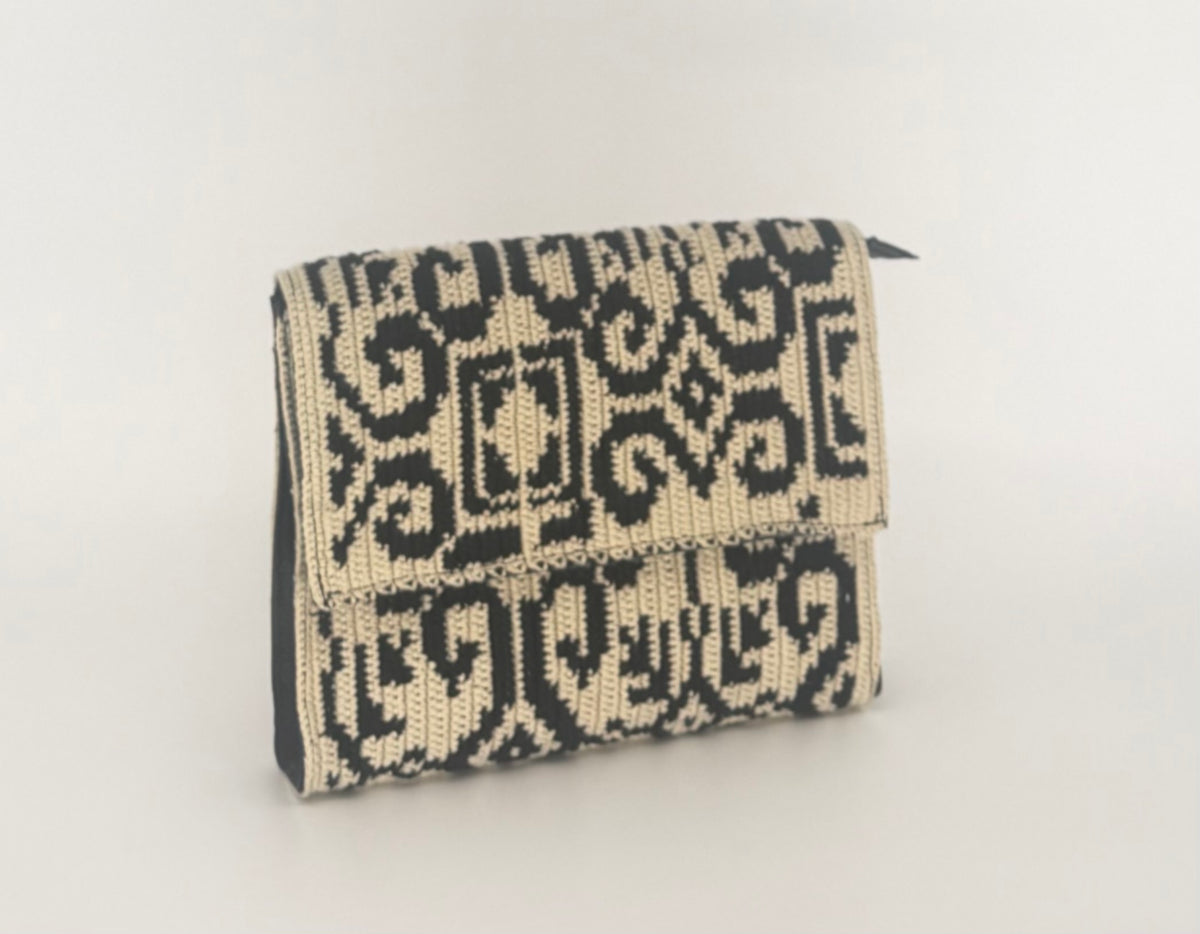Black Leather & Handwoven Wayuu Scroll Crossbody Bag – Black & Cream