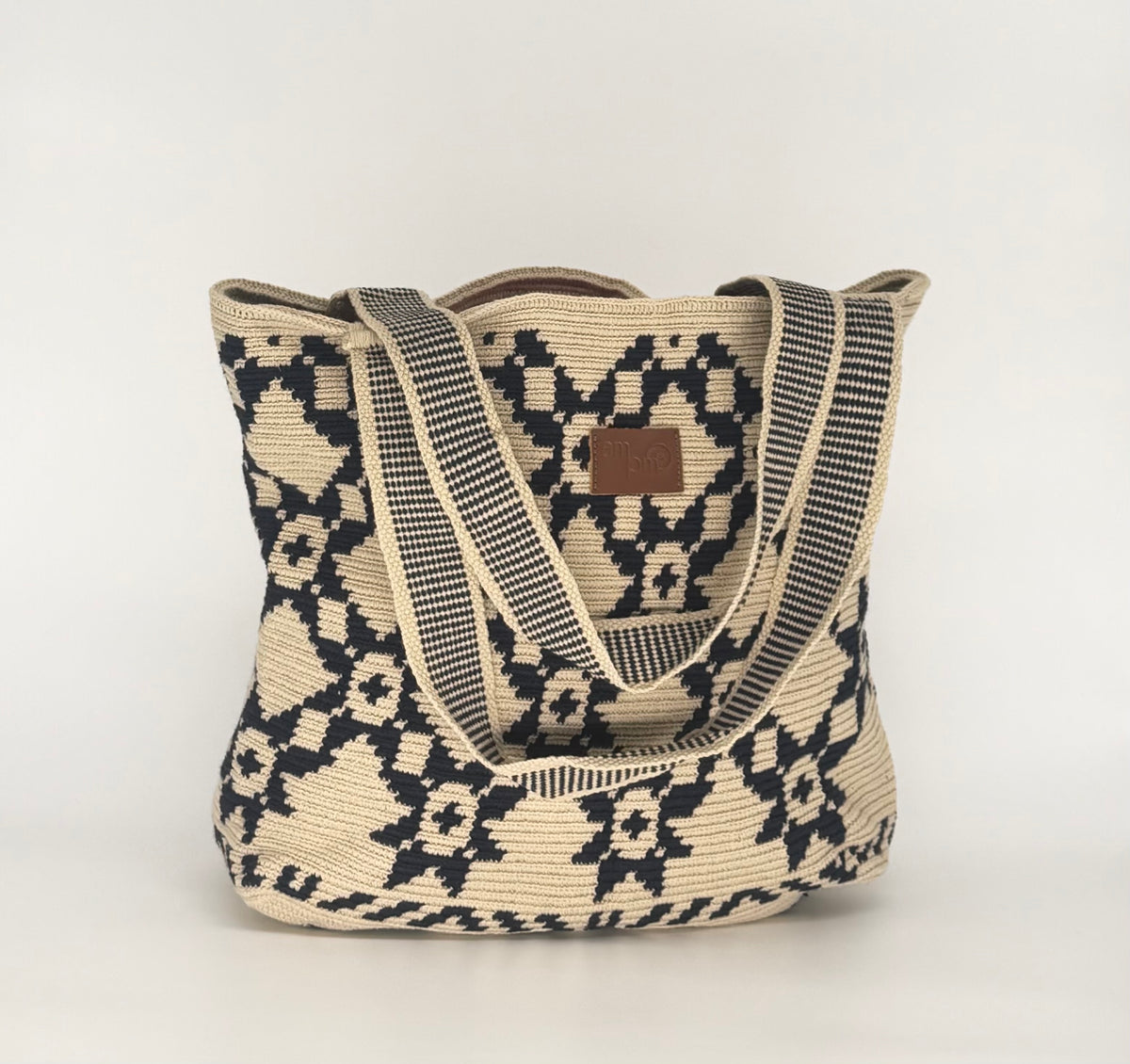 Wayuu Woven Rectangular Tote Bag – Black Concentric Lattice