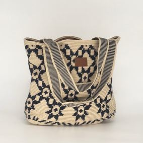 Wayuu Woven Rectangular Tote Bag – Black Concentric Lattice