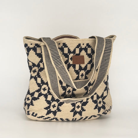 Wayuu Woven Rectangular Tote Bag – Black Concentric Lattice