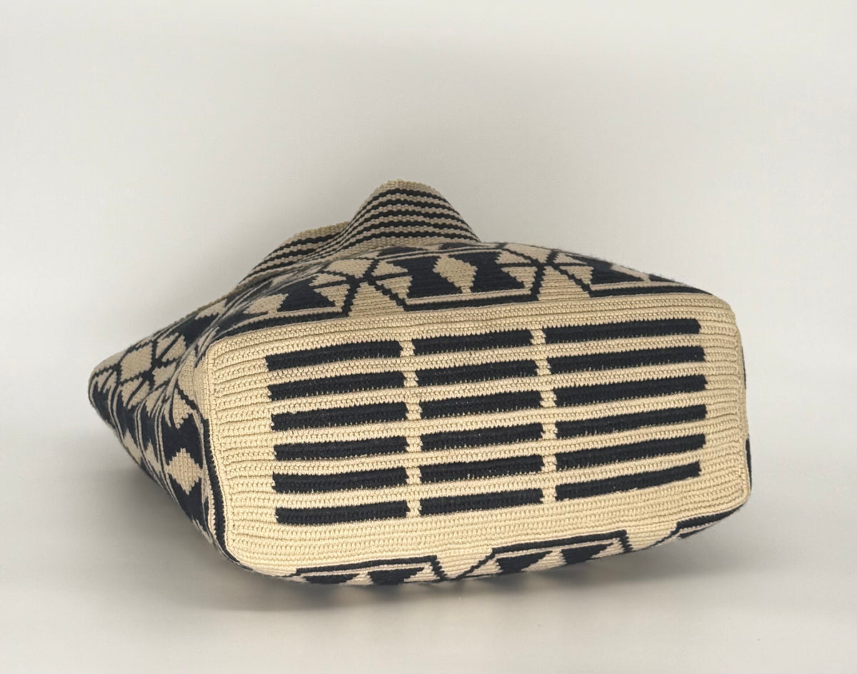 Wayuu Handwoven Tote Bag – Denim Blue Diamond Lattice Cross Motif