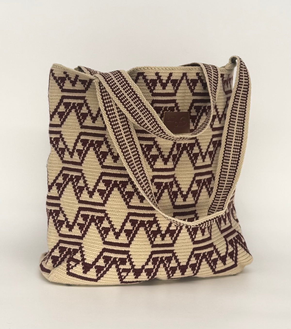 Wayuu Handwoven Tote Bag – Deep Burgundy / Maroon & Cream Chevron Wave