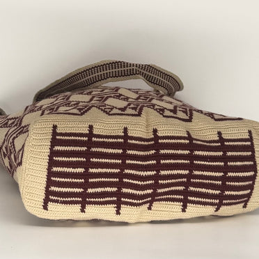 Wayuu Handwoven Tote Bag – Deep Burgundy / Maroon & Cream Chevron Wave