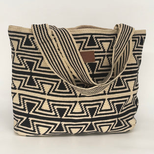 Wayuu Handwoven Tote Bag – Black & Cream Zig-Zag