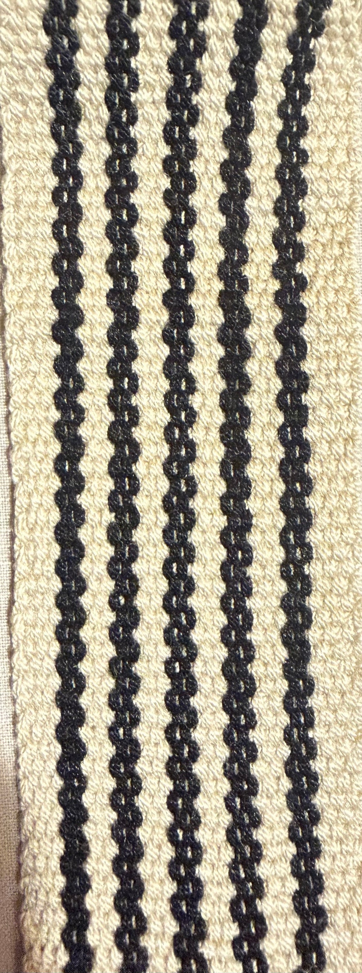 Wayuu Handwoven Tote Bag – Black & Cream Zig-Zag