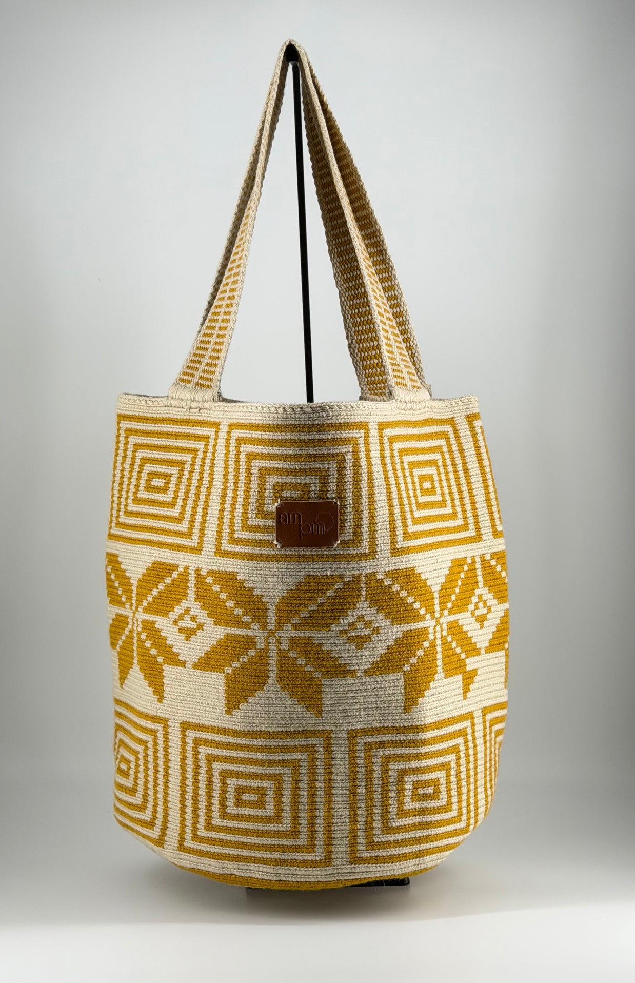 Ninfa Wayuu Mochilon Bag – Neutral Floral & Geometric Handwoven Bag