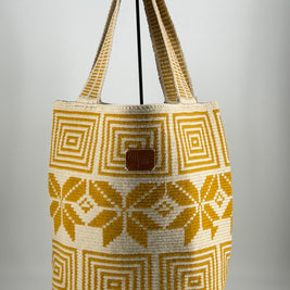 Ninfa Wayuu Mochilon Bag – Neutral Floral & Geometric Handwoven Bag