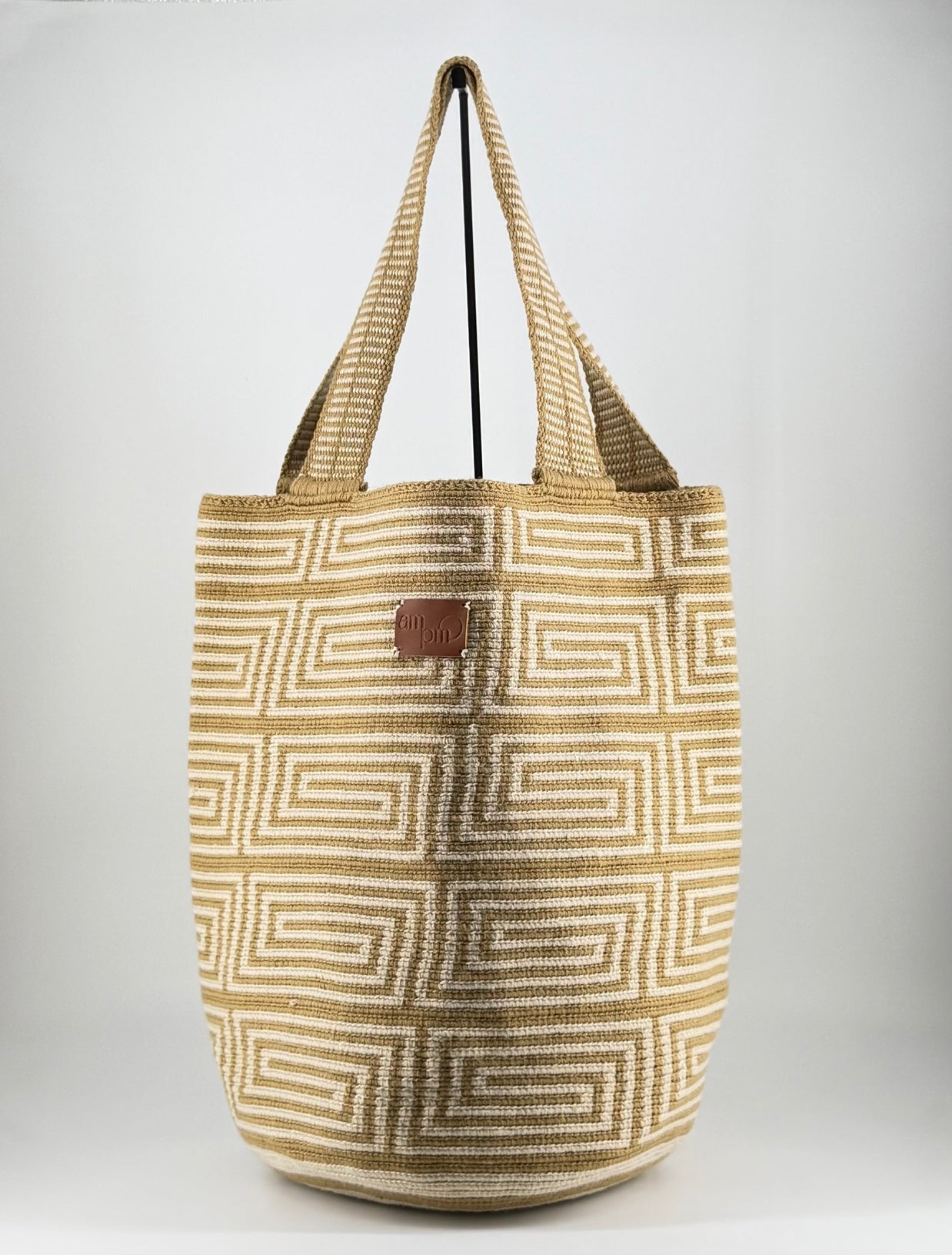 Nerfi Wayuu Mochila (Mochilón) – Handwoven Geometric Bag from Colombia