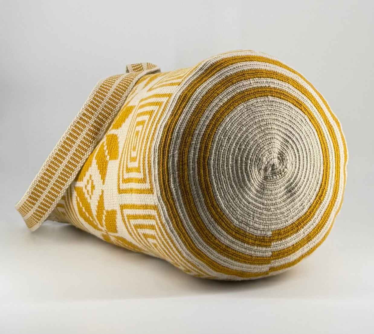 Ninfa Wayuu Mochilon Bag – Neutral Floral & Geometric Handwoven Bag