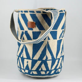 Anasu Wayuu Mochila (Mochilón) – Handwoven Floral Bag from Colombia