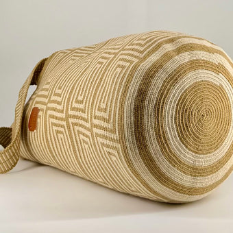 Nerfi Wayuu Mochila (Mochilón) – Handwoven Geometric Bag from Colombia
