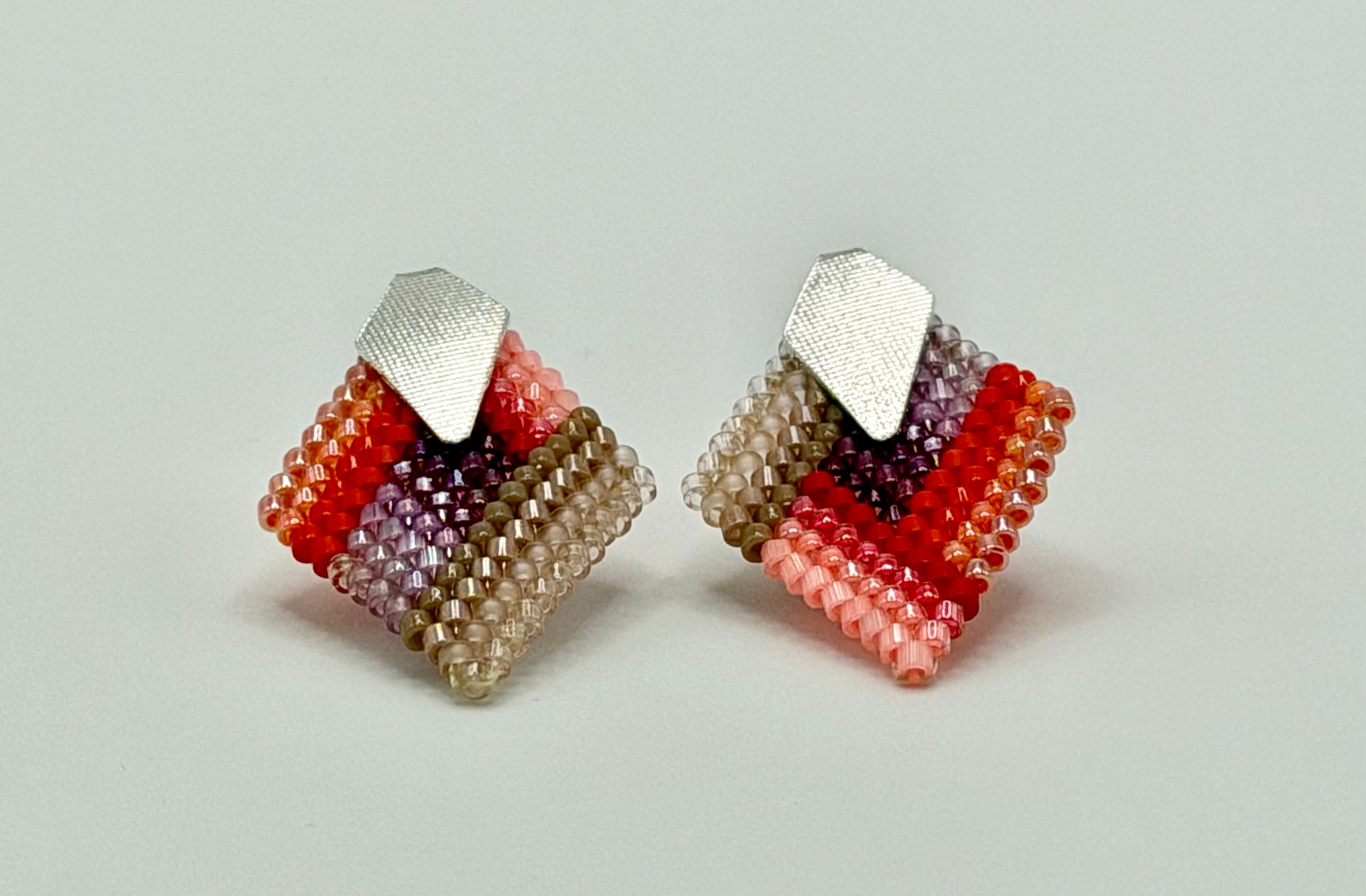 Step-Edge Geo Stud Earrings (Pink/Purple)