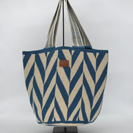 Irunu Wayuu Mochilon Bag – Neutral Geometric Handwoven Crochet Bag