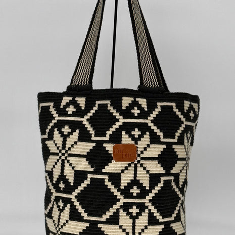 Carmen Wayuu Mochilón Bag – Handmade in Colombia | Handwoven Bucket Bag for Travel & Everyday