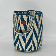 Irunu Wayuu Mochilon Bag – Neutral Geometric Handwoven Crochet Bag