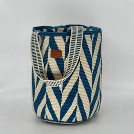 Irunu Wayuu Mochilon Bag – Neutral Geometric Handwoven Crochet Bag