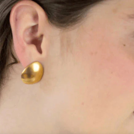 Andinia 24k Gold Stud Earrings | Handcrafted Colombian Jewelry
