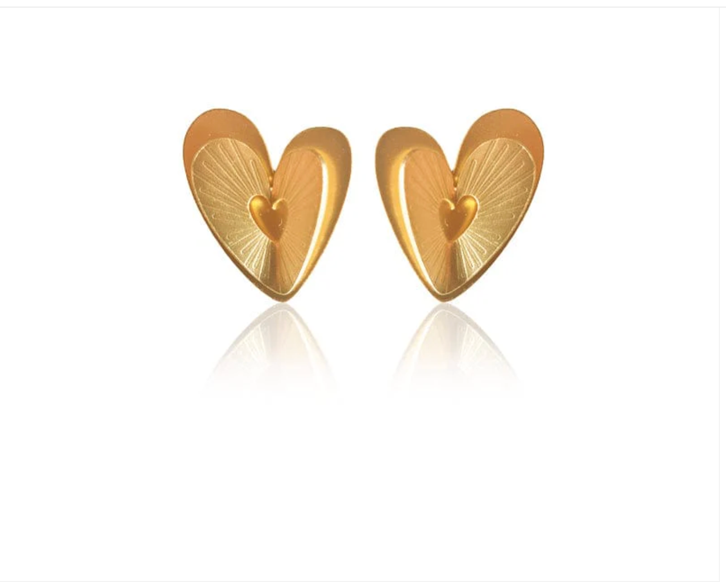 Mini Amahi 24k Gold Stud Earrings | Handcrafted Colombian Jewelry | AMPMsis