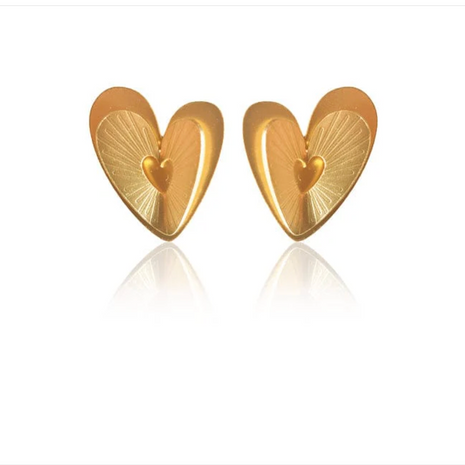 Mini Amahi 24k Gold Stud Earrings | Handcrafted Colombian Jewelry | AMPMsis