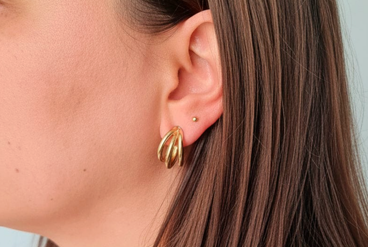 Kaia 24k Gold Petite Hoop Earrings | Handcrafted Colombian Jewelry | AMPMsis
