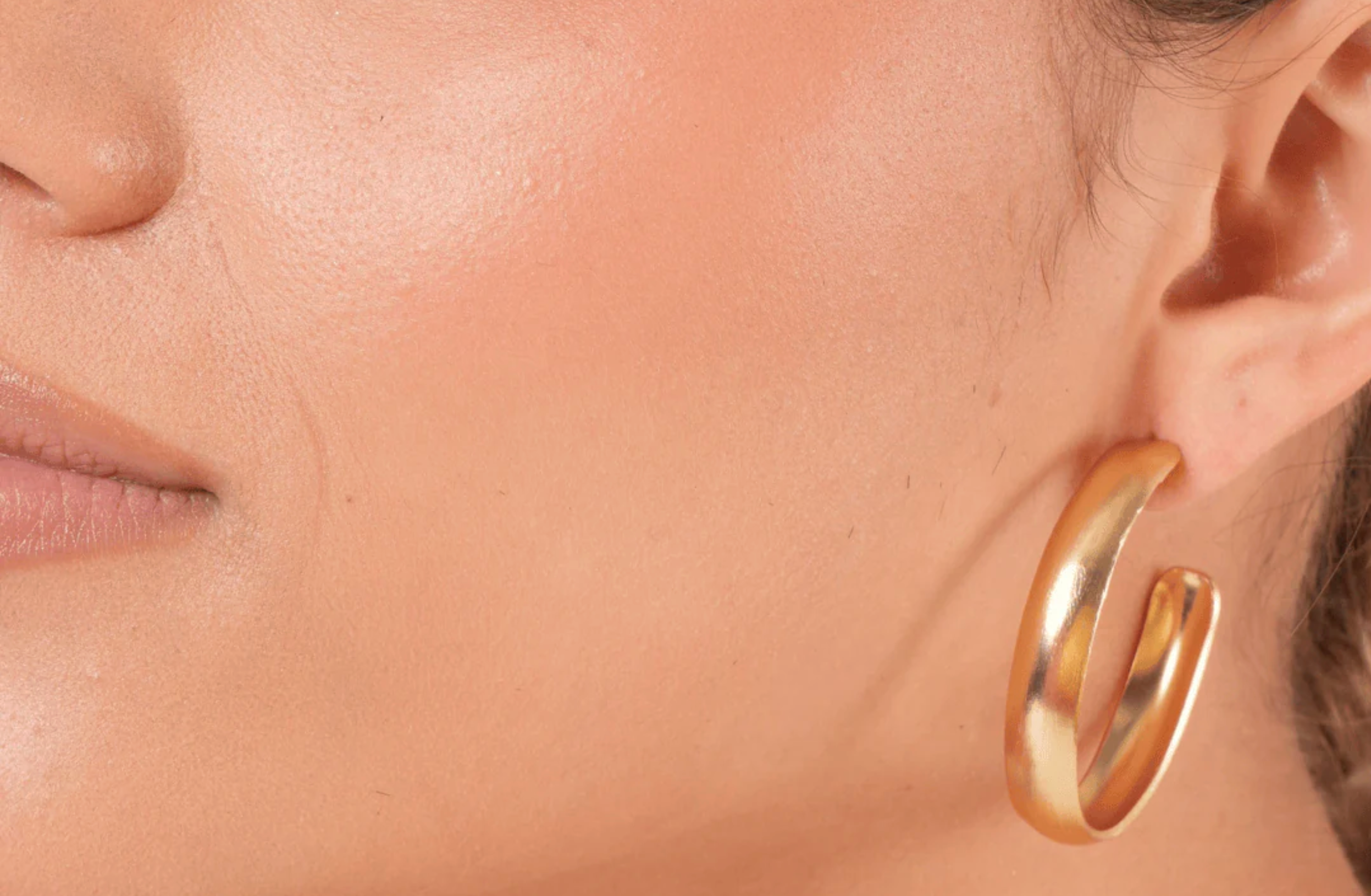 Alana 24k Gold Hoop Earrings | Handcrafted Colombian Jewelry | AMPMsis