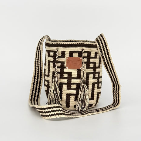 Small Handwoven Wayuu Mochila Bag – Espresso Grid