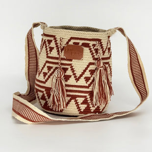 Small_Handwoven_Wayuu_Mochila_Bag_Terracotta_Peak2
