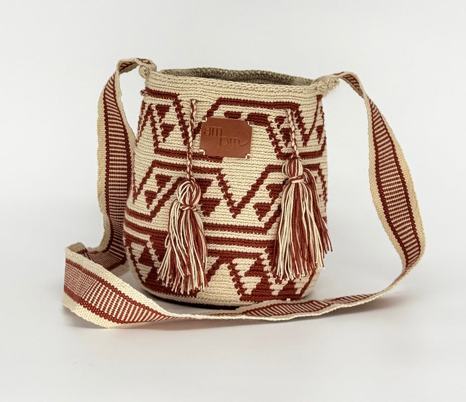 Small_Handwoven_Wayuu_Mochila_Bag_Terracotta_Peak2