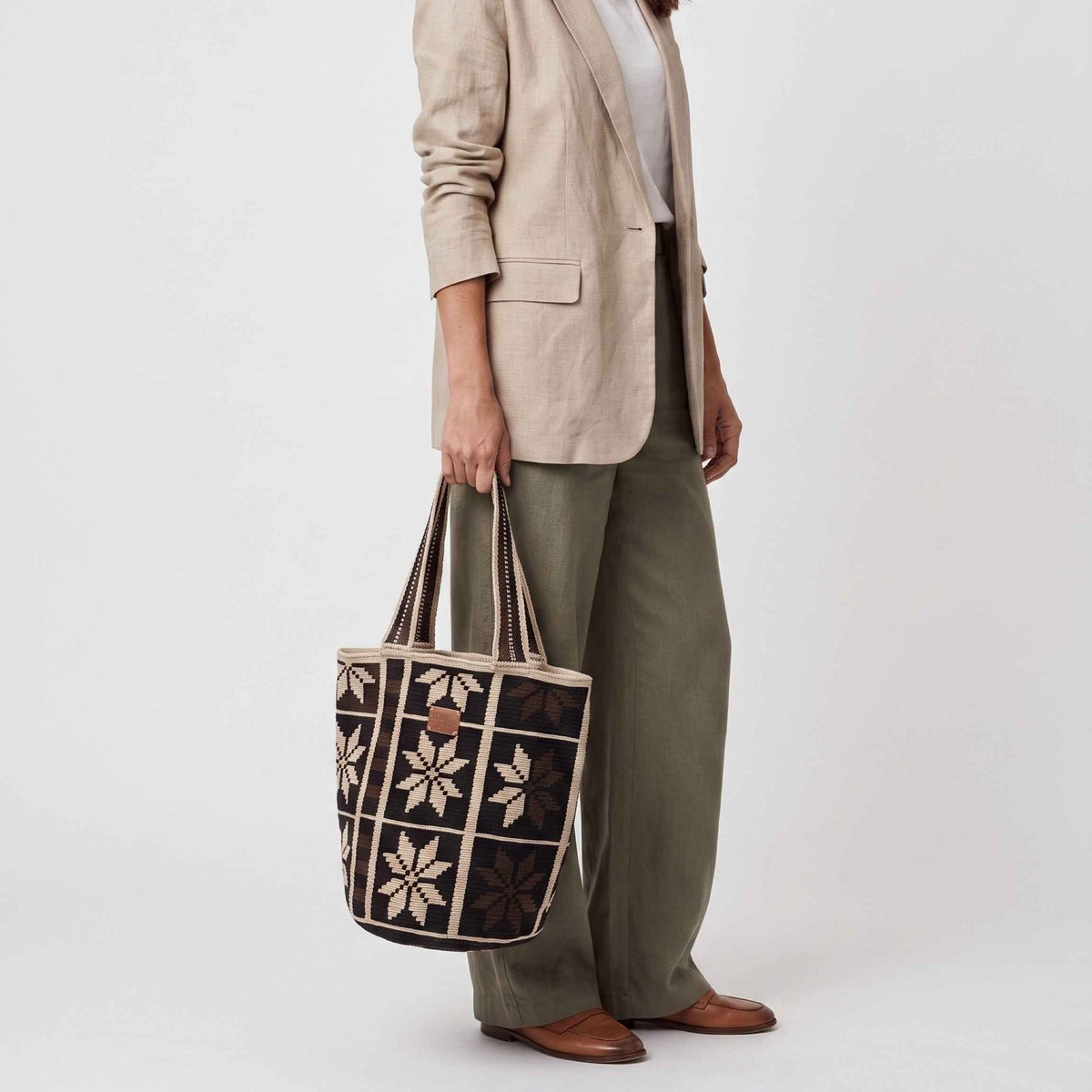 Wayuu Geometric Mochilón Large Bucket Bag – Muted Earth Tones Black Brown Beige Tote
