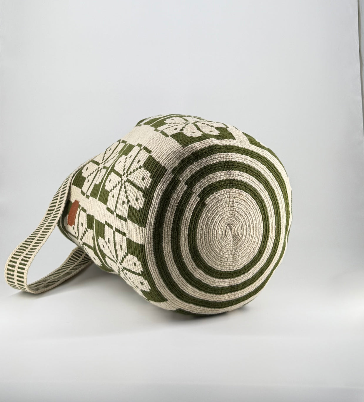 Wayuu Green Mochilón Large Tote Bag – Handwoven Floral Bag from Colombia2