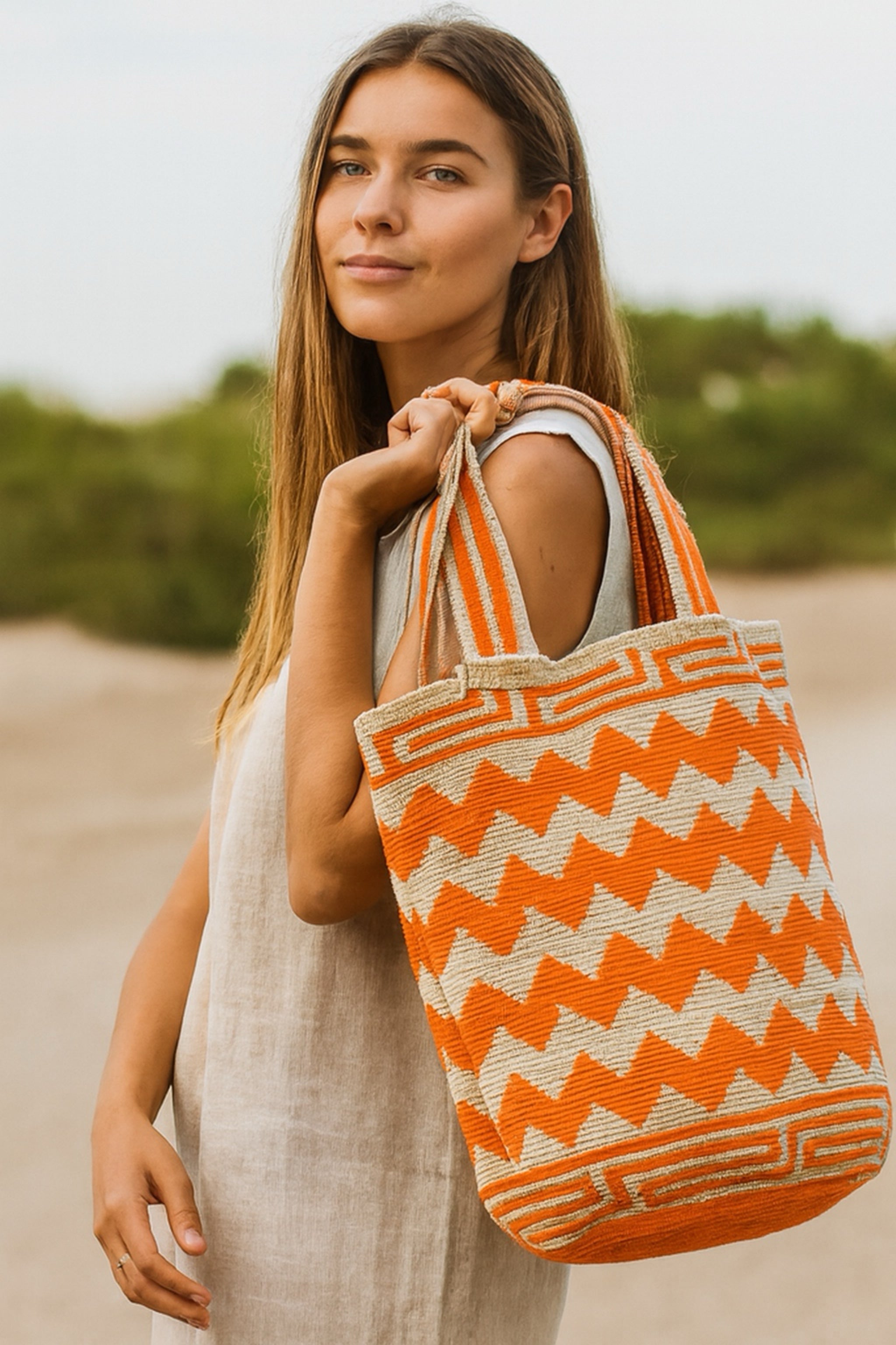 Wayuu Mochilón Large Tote Bag– Handwoven Bag from Colombia1