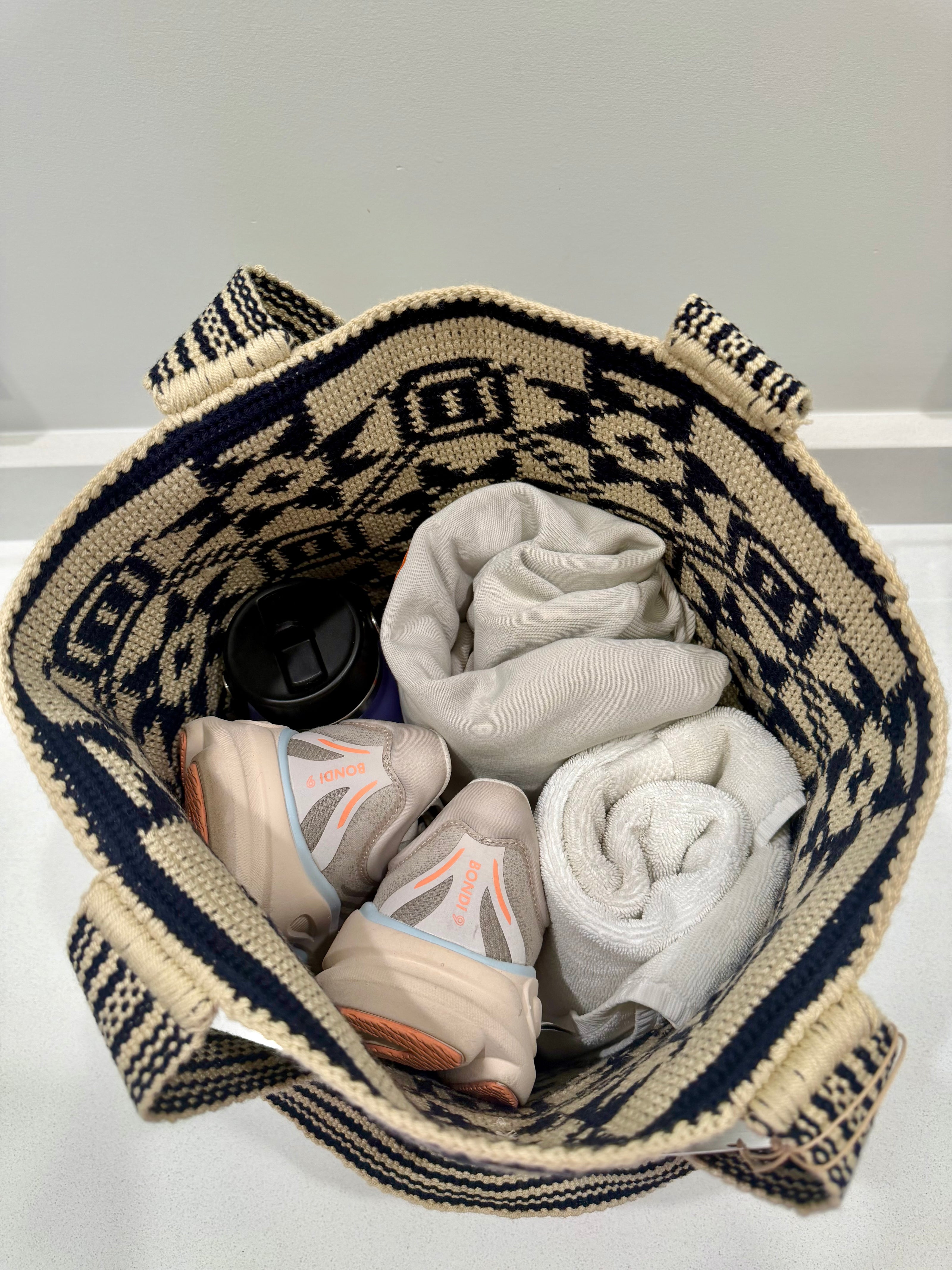 https://ampmsis.com/collections/wayuu-mochila-bags-totes