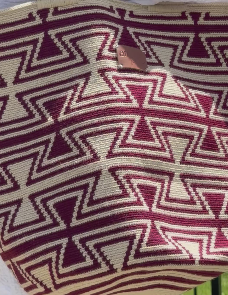 https://ampmsis.com/collections/wayuu-mochila-bags-totes