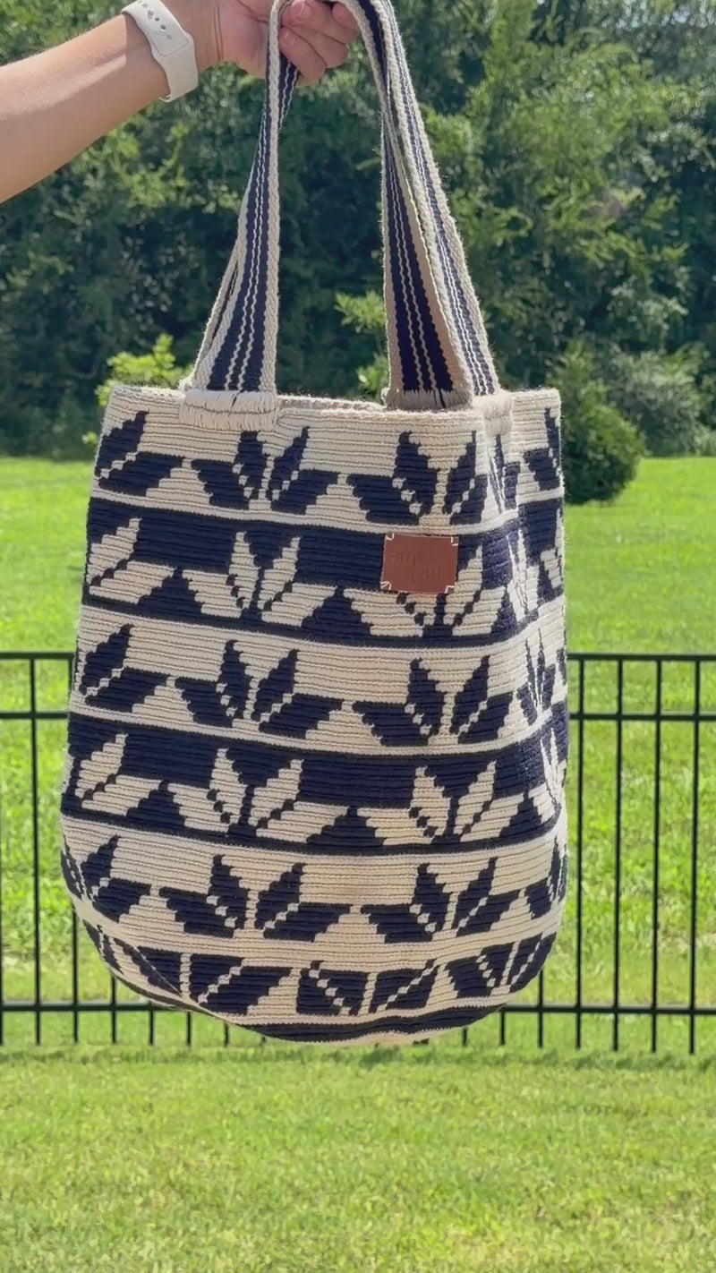 https://ampmsis.com/collections/wayuu-mochila-bags-totes