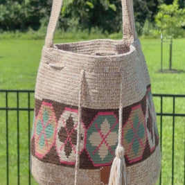 https://ampmsis.com/collections/wayuu-mochila-bags-totes