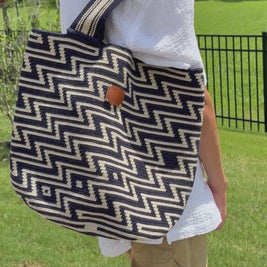 https://ampmsis.com/collections/wayuu-mochila-bags-totes