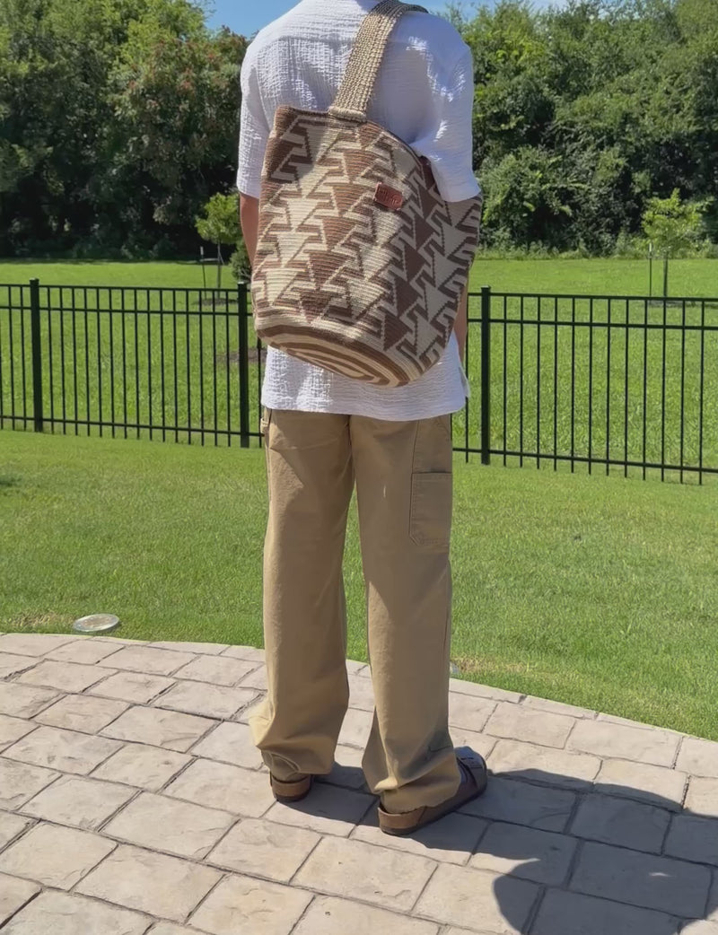 https://ampmsis.com/collections/wayuu-mochila-bags-totes