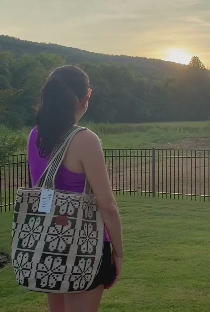 Wayuu Green Mochilón Large Tote Bag – Handwoven Floral Bag from Colombia