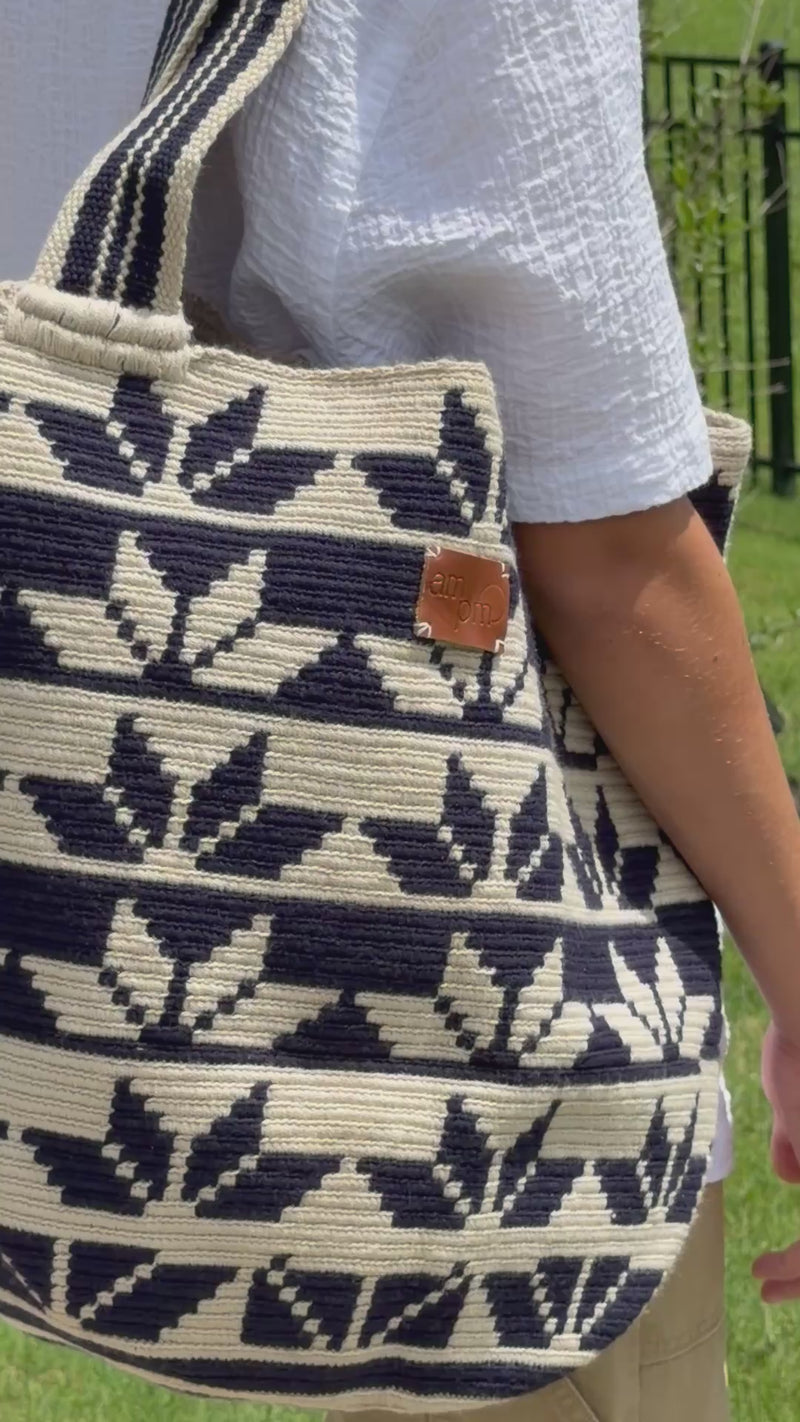 https://ampmsis.com/collections/wayuu-mochila-bags-totes