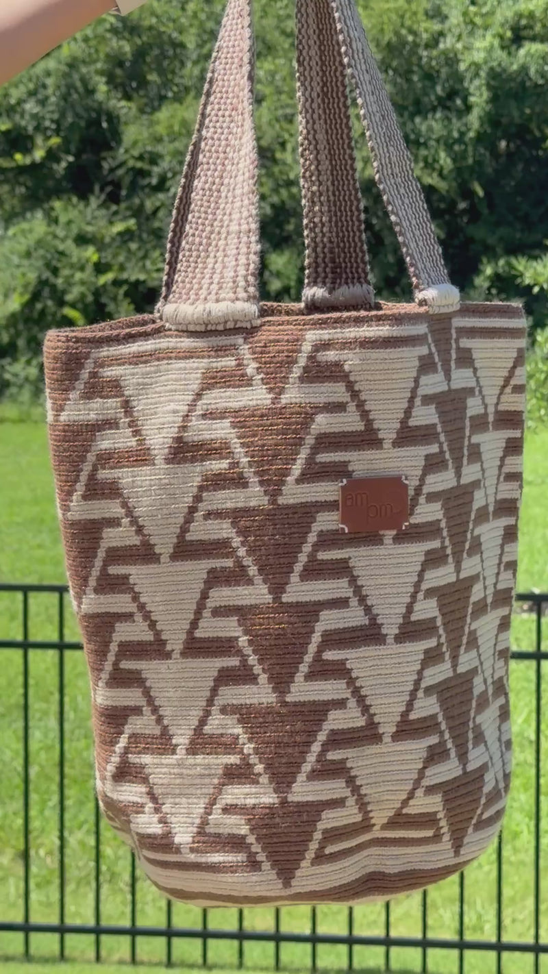 https://ampmsis.com/collections/wayuu-mochila-bags-totes