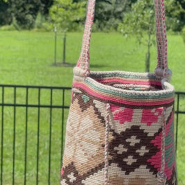 https://ampmsis.com/collections/wayuu-mochila-bags-totes