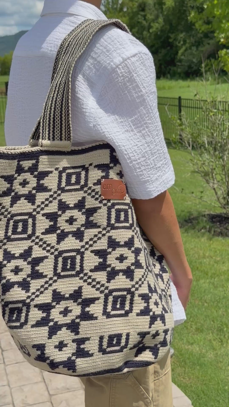 https://ampmsis.com/collections/wayuu-mochila-bags-totes