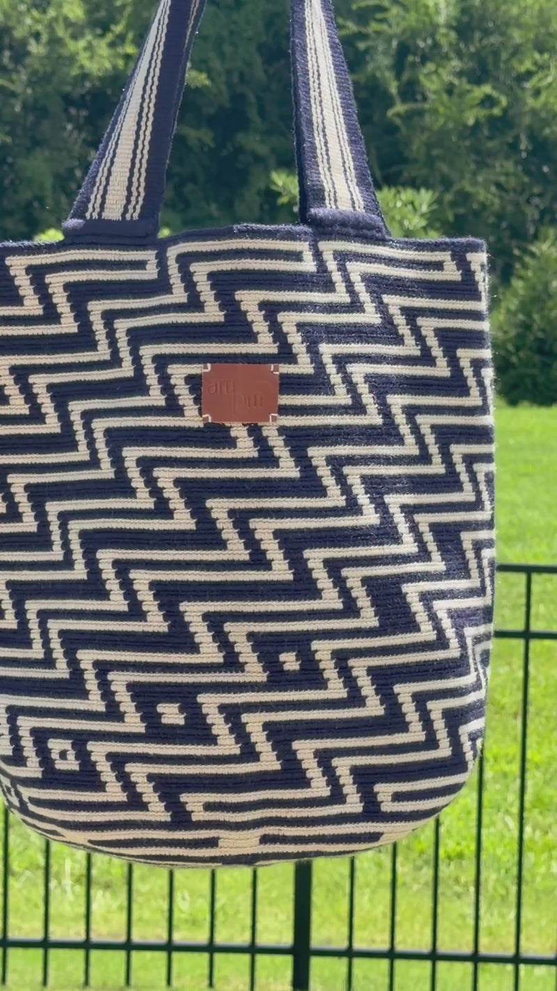 https://ampmsis.com/collections/wayuu-mochila-bags-totes