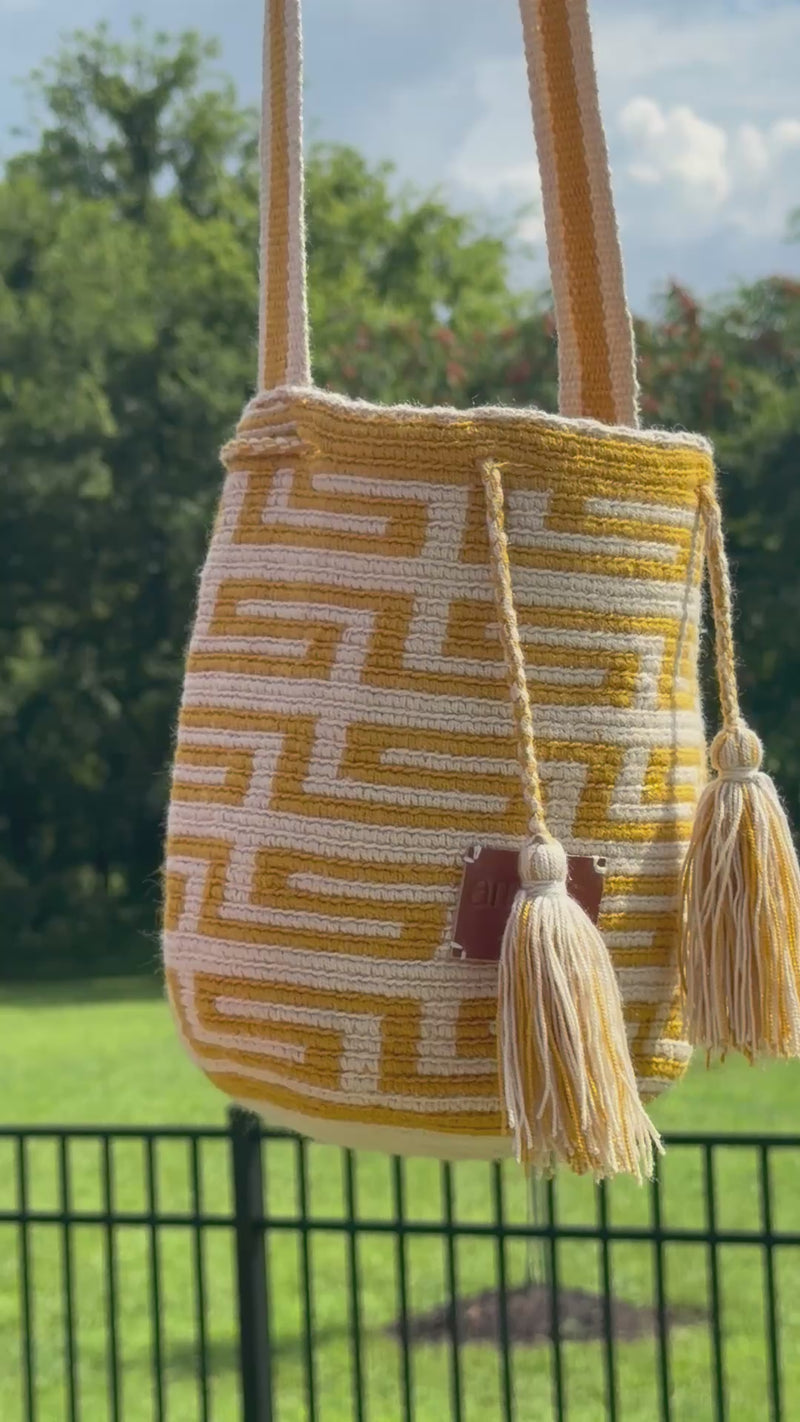 https://ampmsis.com/collections/wayuu-mochila-bags-totes